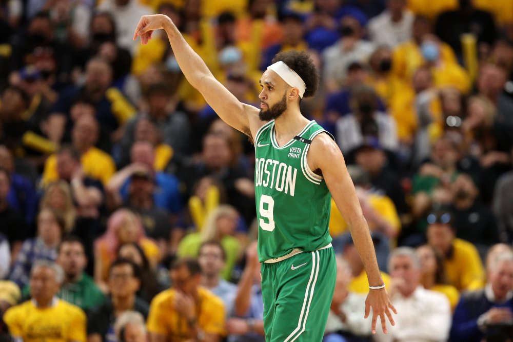 NBA雄鹿加时争议罚球绝杀凯尔特人终结六连胜登顶东部引热议